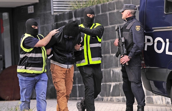 معلومات استخباراتية مغربية تجر ارهابيين لقبضة الأمن في اسبانيا والنمسا