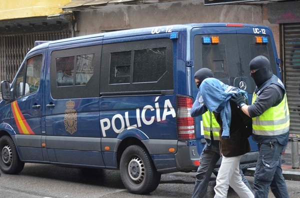 الشرطة الإسبانية تفكك شبكة موالية لـ “داعش” بالتعاون مع “الديستي” بالمغرب