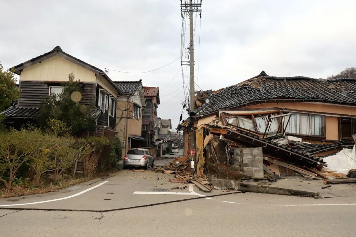 اليابان: زلزال بقوة 7.4 درجات وتحذيرات من وقوع تسونامي