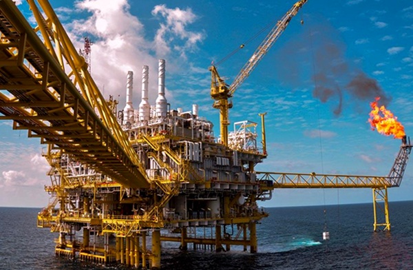 “شاريوت” البريطانية تعلن بدء تصدير الغاز لأوربا انطلاق من سواحل العرائش