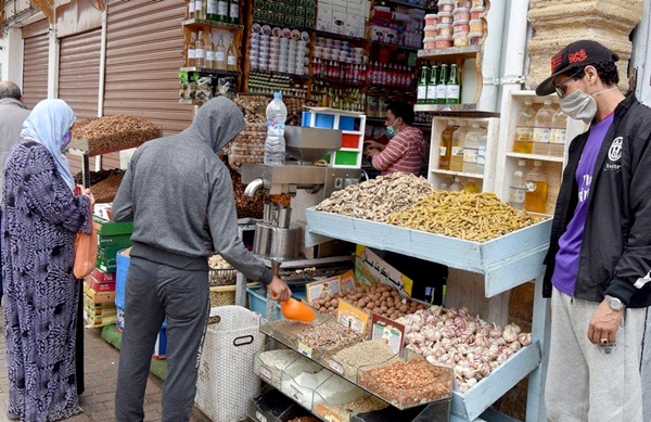 الحكومة: المنتجات الغذائية الأكثر إقبالا خلال شهر رمضان متوفرة بشكل كاف