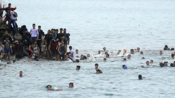 تطوان.. التحريض على اقتحام سبتة المحتلة ونشر أخبار زائفة يجر ستة أشخاص إلى الاعتقال